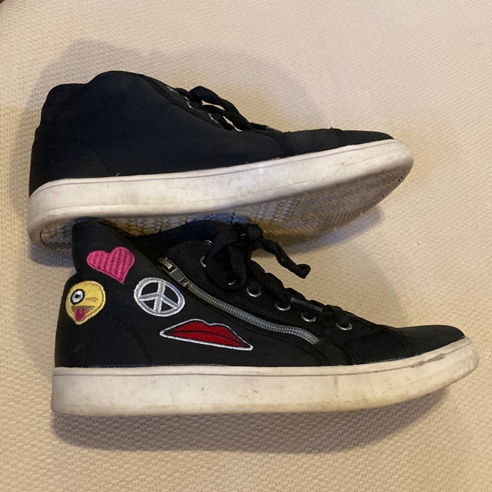 Brash streetwear shoes size 7